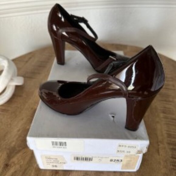 Theory Chocolate Patent Leather Heels Size 36 - Picture 4 of 6